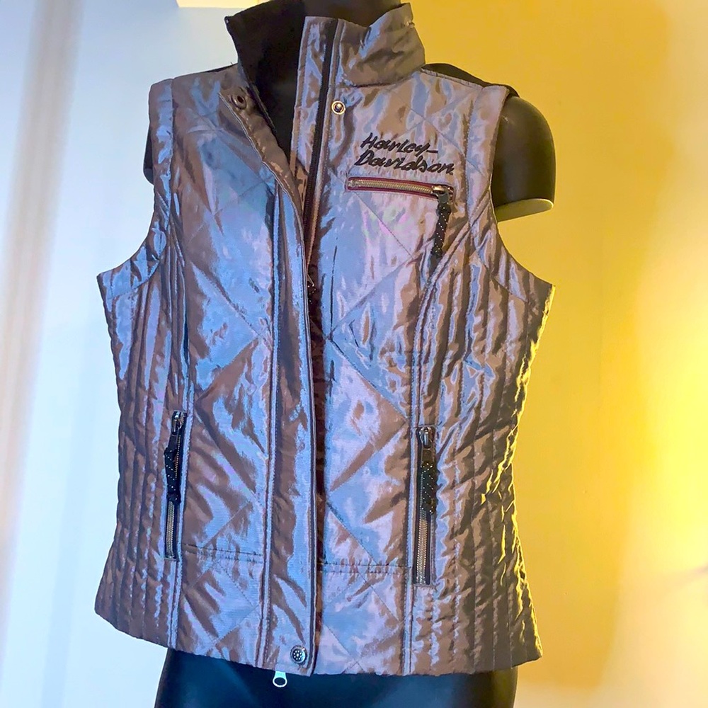 Women’s Small Harley Davidson Shiny Silver Vest! Like New Condition!